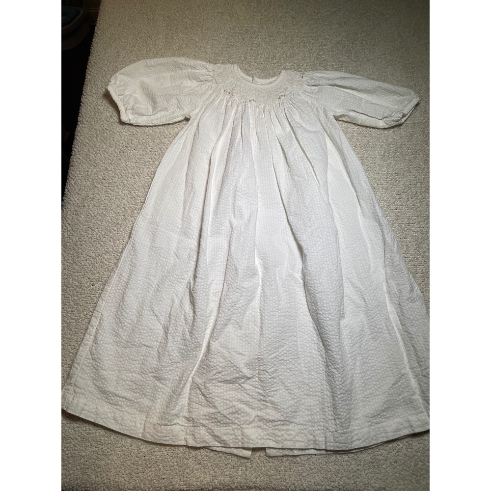 Remember Nguyen White Seersucker Smocked Bishop Gown White an Pink Rosebud 3Mo